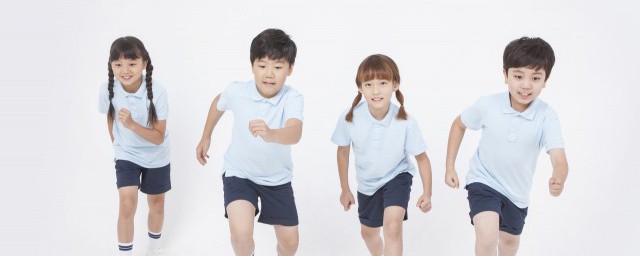 小孩子怎么練腹肌