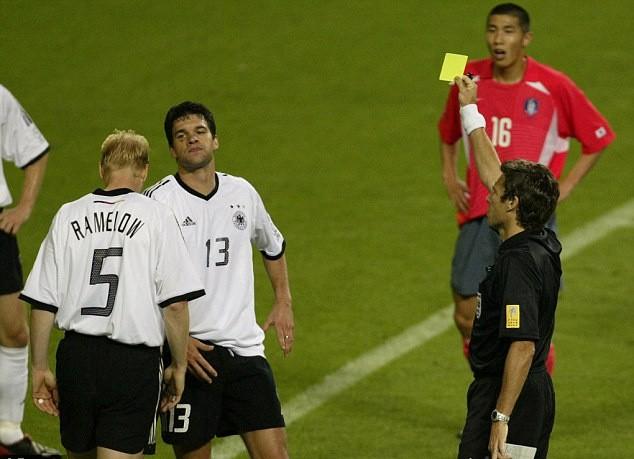 勝利11人2002怎么踢世界杯（2002年德國隊挺進決賽不止運氣：頭球戰術+巨星光環=世界杯傳奇！）
