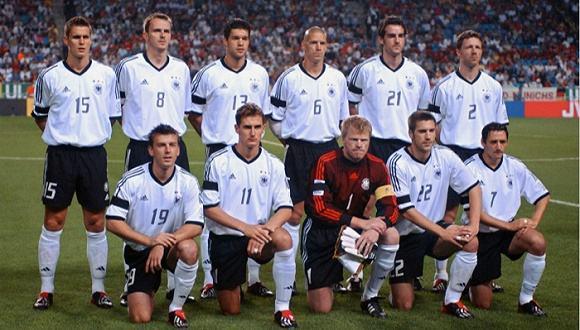 勝利11人2002怎么踢世界杯（2002年德國隊挺進決賽不止運氣：頭球戰術+巨星光環=世界杯傳奇！）