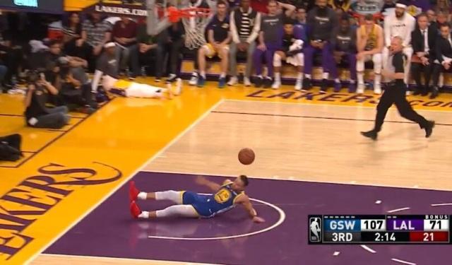 nba籃球搞笑視頻集錦高清（圖看NBA五大爆笑瞬間：鄧肯大風車“暴扣”，阿泰防守扒對手球褲）