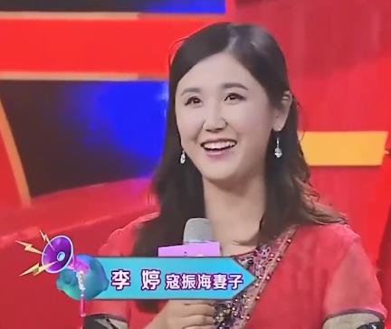 與半人高兒子同框（66歲寇振海和12歲兒子同框，兒子個頭趕超爸爸，卻被吐槽像爺孫）