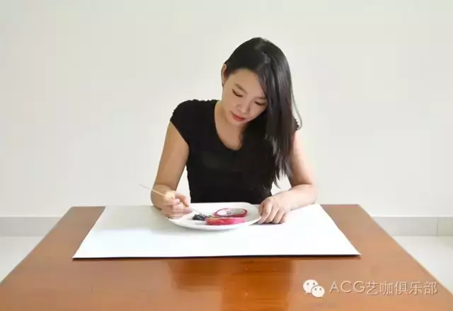 成龍手繪漫畫頭像（熱衷創意的她，&quot;畫&quot;出不同凡響的成龍、張藝謀、周杰倫）