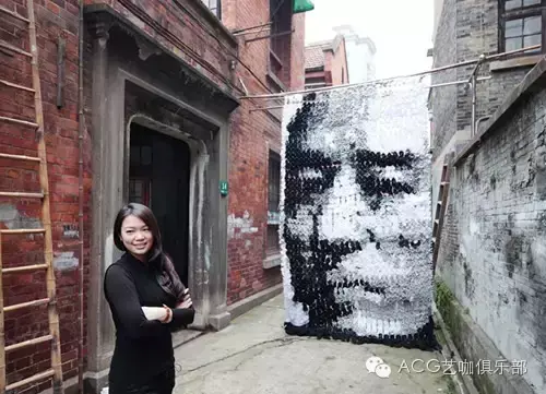 成龍手繪漫畫頭像（熱衷創意的她，&quot;畫&quot;出不同凡響的成龍、張藝謀、周杰倫）