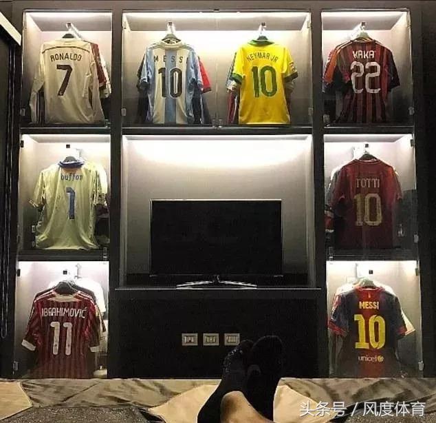 足球服怎么穿視頻（怎么穿球衣？對不起，我只把它當件普通的短袖！）