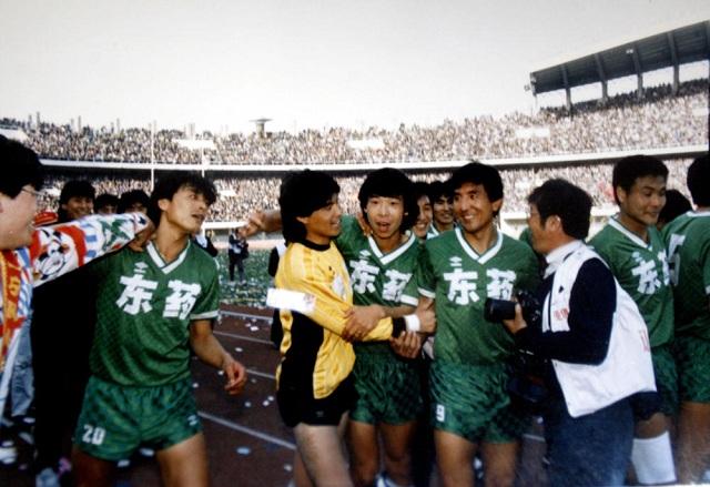 98世界杯預選賽中國隊（回顧國足2002年晉級世界杯：占天時地利人和，現役國足為何趕不上）