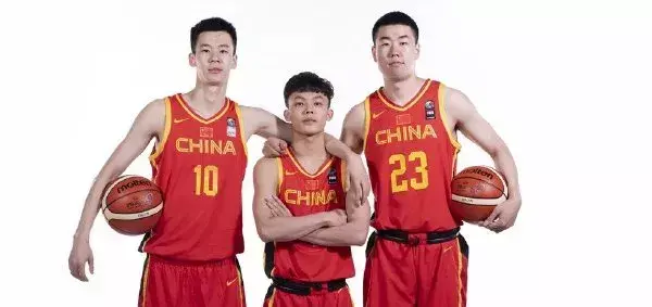 cba100籃球命中率（3秒壓哨絕殺！CBA總決賽100%命中率，這個(gè)廣東小伙贊）