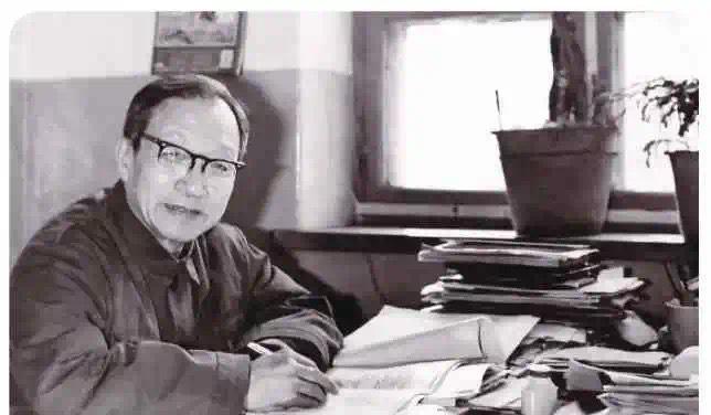 倫敦政經學院校友（英國大學知名校友大盤點！快來看看你和哪些牛人同讀一所學校？）