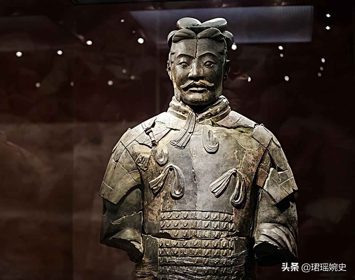 秦始皇兵馬俑（秦始皇陵里有一神秘兵馬俑，至今無法解釋，僅向世人展示過四次）