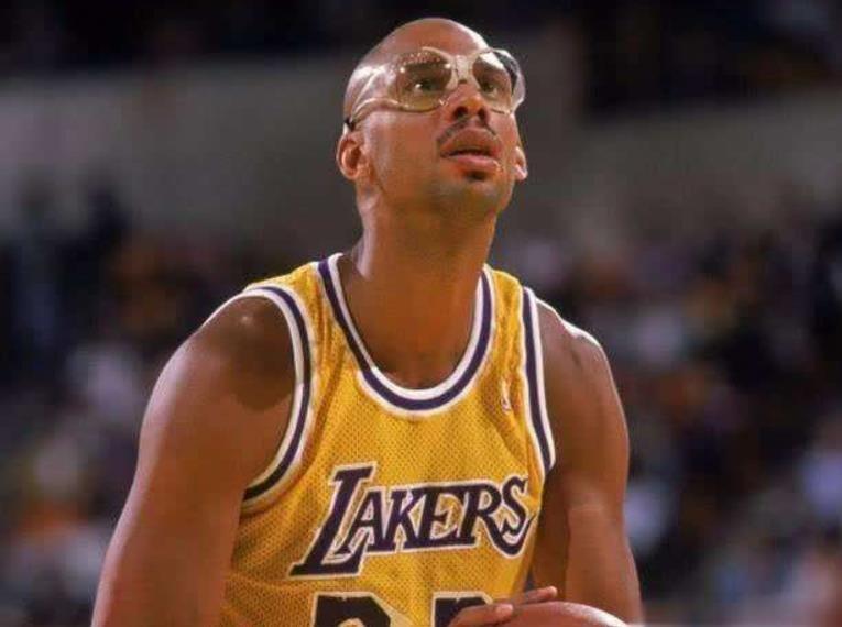 nba裁判不公平（改變冠軍歸屬！盤點NBA最有爭議的十大判罰：裁判決定比賽結果）