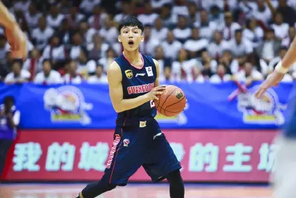cba100籃球命中率（3秒壓哨絕殺！CBA總決賽100%命中率，這個(gè)廣東小伙贊）