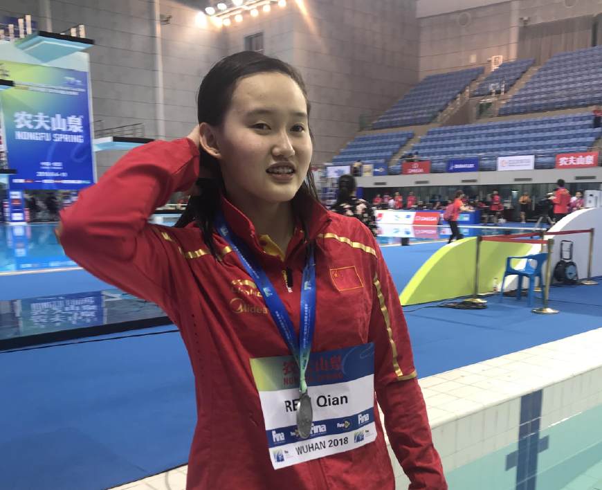 跳水運(yùn)動員張家齊多高（17歲跳水女皇因發(fā)育輸14歲師妹！周繼紅：里約小不點(diǎn)2年變165大塊頭）