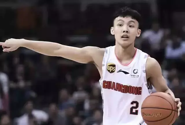 cba100籃球命中率（3秒壓哨絕殺！CBA總決賽100%命中率，這個(gè)廣東小伙贊）