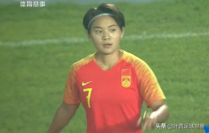世界杯決賽女足中國(guó)對(duì)巴西（點(diǎn)球4-2巴西！中國(guó)女足奪冠，姑娘們笑開了花，瘋狂擁抱慶祝）