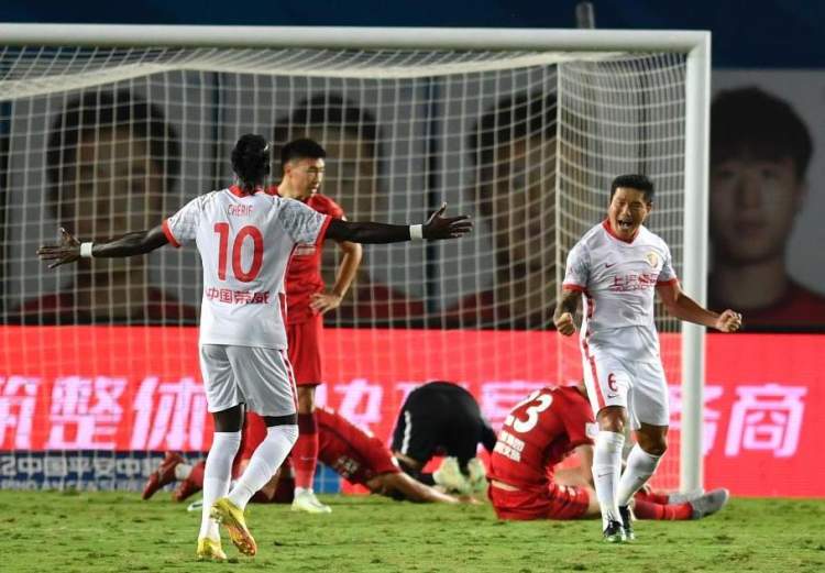 中超u23調(diào)整什么看漫（海港再遇難題！國青小將歸隊(duì)，“U23政策”重啟后如何調(diào)整陣容）