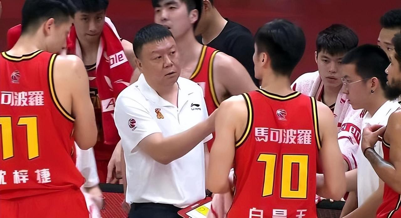 籃球排名國(guó)家隊(duì)（CBA最新排名！浙江7連勝領(lǐng)跑，遼寧第3廣東第15，上海僅排倒數(shù)第2）