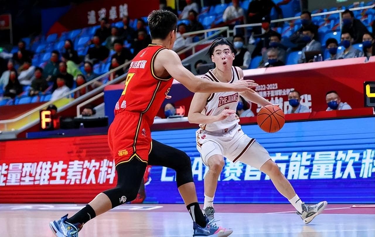 籃球排名國(guó)家隊(duì)（CBA最新排名！浙江7連勝領(lǐng)跑，遼寧第3廣東第15，上海僅排倒數(shù)第2）