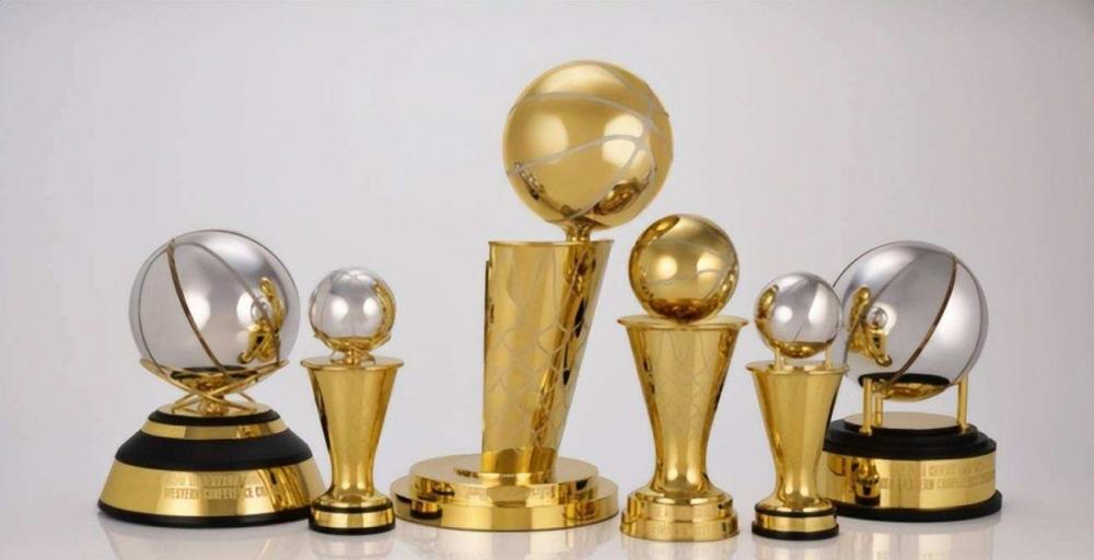 NBA總決賽哪天開始（NBA總決賽明日開打：經(jīng)驗(yàn)之師VS青春風(fēng)暴，勇士綠軍誰(shuí)能問鼎？）