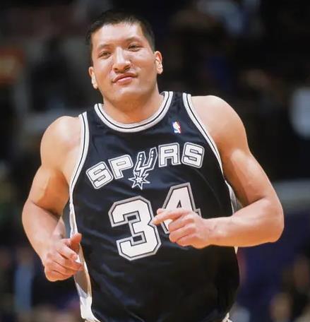 有nba戒指的中國(guó)球星（中國(guó)第一位獲得NBA總冠軍戒指的球員 國(guó)家三大中鋒之一 巴特爾）