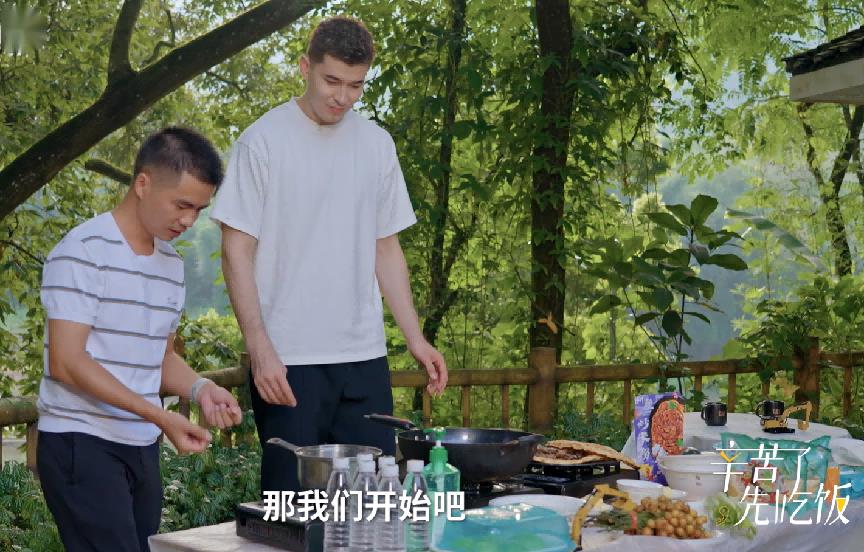 阿布都沙拉木近況（阿不都沙拉木重回巔峰，用行動(dòng)打破質(zhì)疑聲！與實(shí)干家暢聊人生轉(zhuǎn)折）