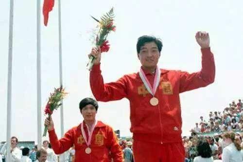 中國擊劍奧運冠軍有哪些（百年瞬間丨許海峰為中國贏得第一枚奧運金牌）