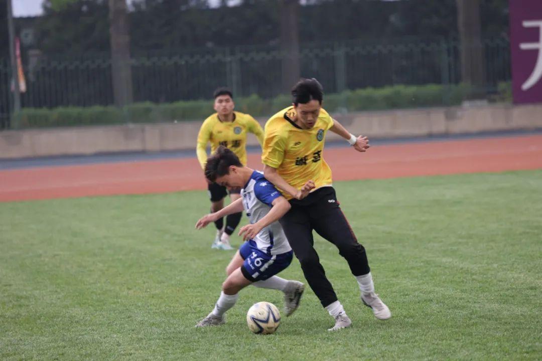 清華大學足球場是真草嗎（清華化工男足時隔11年再奪冠軍！老博士淚灑現(xiàn)場激情解說大放送）