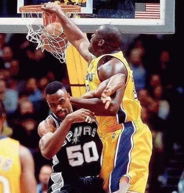 為什么nba不允許三秒（喬丹為什么很少投三分？庫里放到90年代還有這樣的威力嗎？）