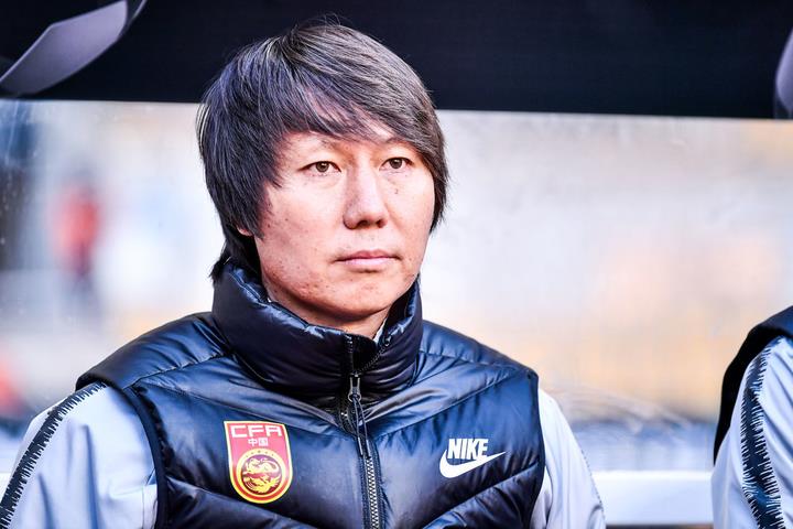 年少成名的足球運動員（年少成名的十大國足球員代表）