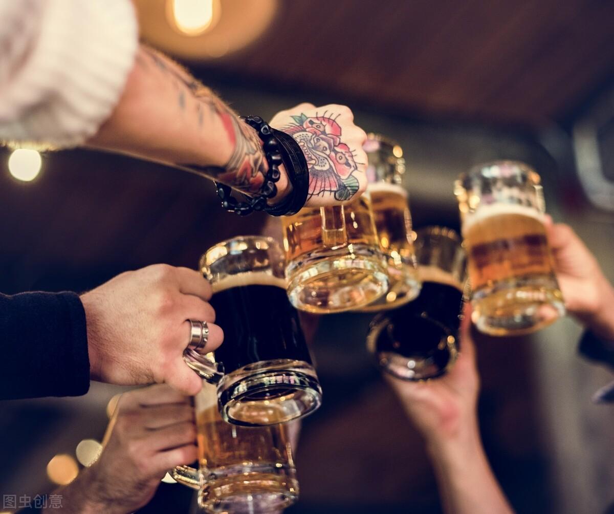 謝輝酒后視頻（酒桌上的視頻，能不能公開？特別是對于公眾人物）