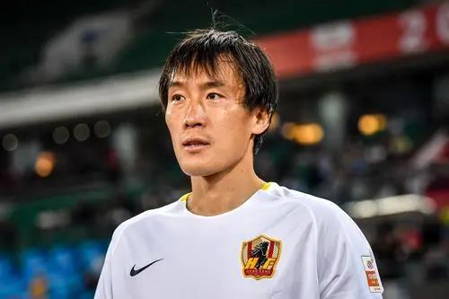 年少成名的足球運動員（年少成名的十大國足球員代表）