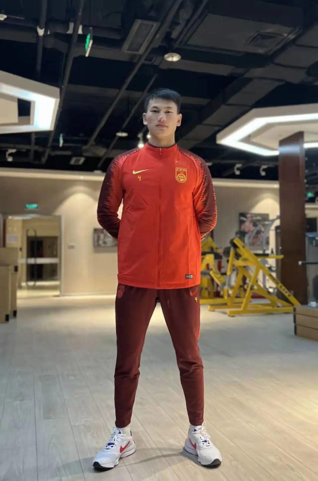王博足球運動員（喜報！郴州奶滴噶入選中國國家男子足球隊）