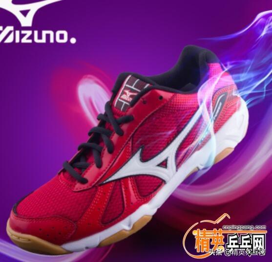 打乒乓球適合穿什么鞋（“手是兩扇門，全靠腳贏人”，來聊聊幾款親民實用的“乒乓戰靴”）