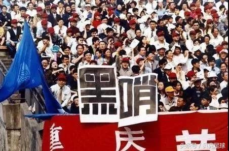 關于足球的文章和短句（有本書，曾刷新我對中國足球的認知｜足球邂逅文字）