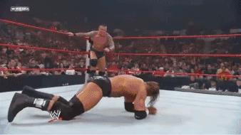 wwe2010（十大兇殘WWE招式，已經(jīng)全部被禁用，最后一招中了至少住院一個月）