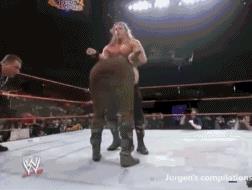 wwe2010（十大兇殘WWE招式，已經(jīng)全部被禁用，最后一招中了至少住院一個月）
