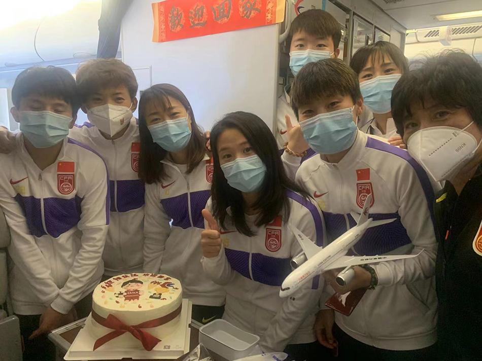 中國女足什么時(shí)候回國（凱旋｜冠軍歸來！中國女足搭乘包機(jī)回國，今晚抵滬）