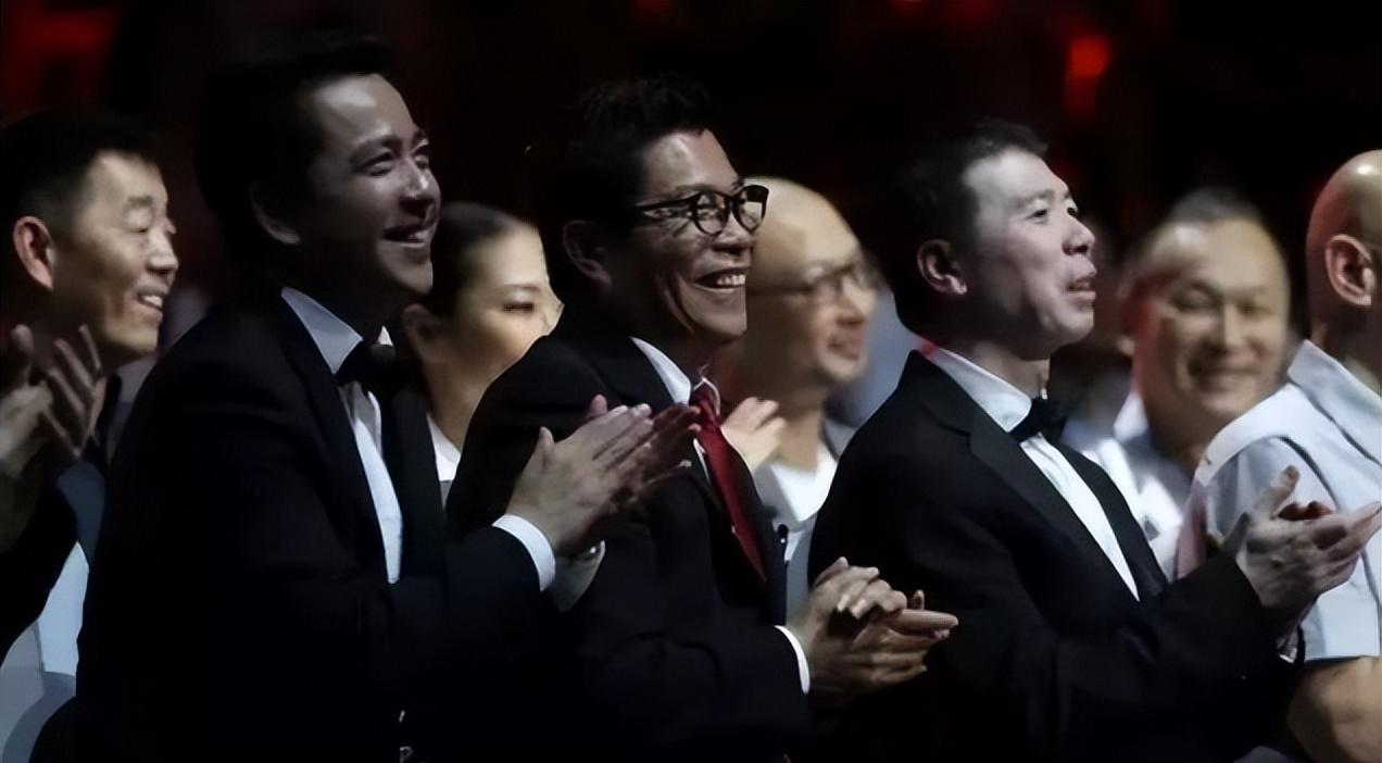 蒂姆·羅賓斯（被稱為影視大佬的馮小剛，也就只是個資本學徒）